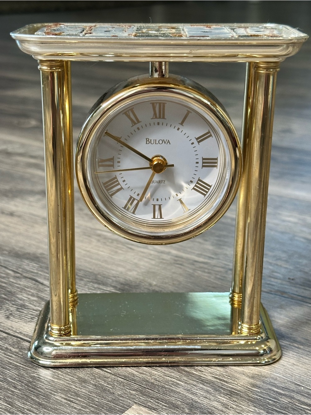 Bulova Gold Tone Quartz Desk Clock Column Mantel Glass Shelf Roman Numerals